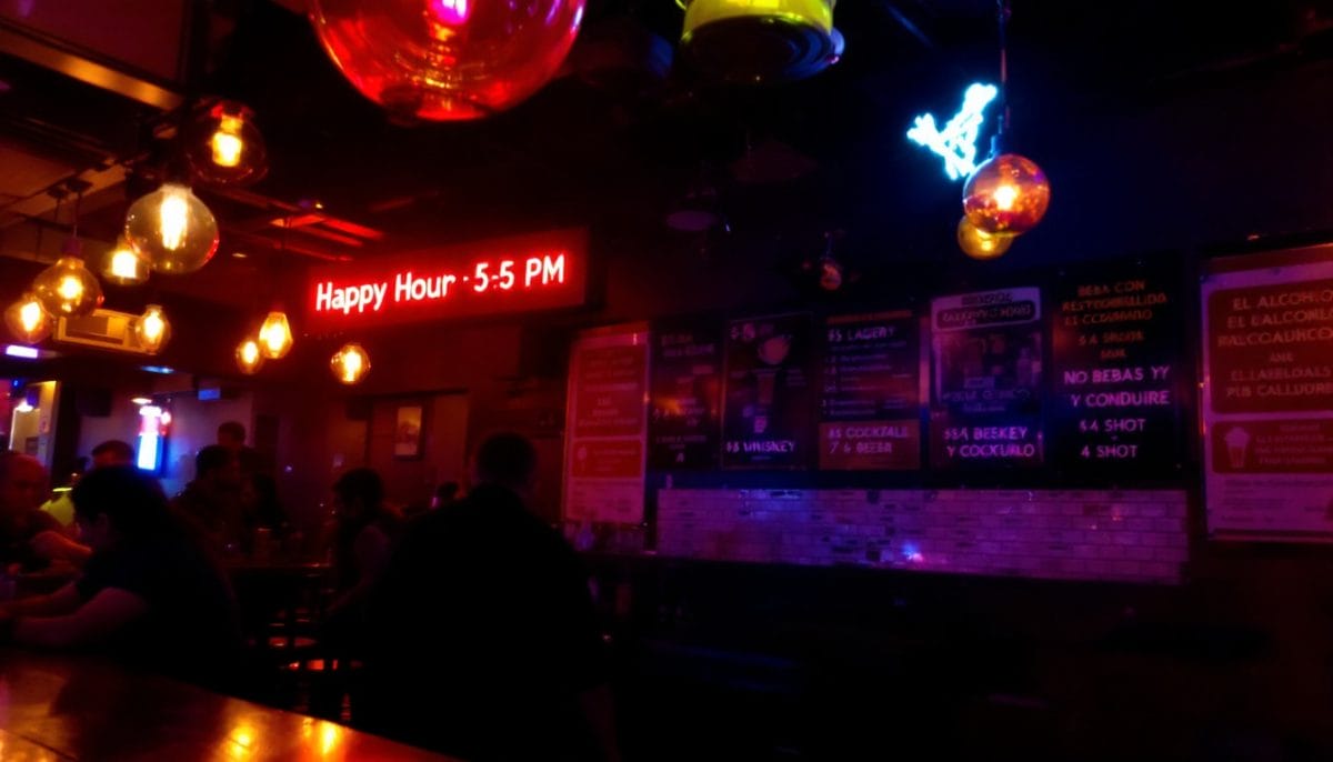 découvrez les obligations d'affichage essentielles pour les bars et restaurants en france. informez-vous sur les normes légales, les affichages obligatoires et les bonnes pratiques à adopter pour garantir la conformité de votre établissement.